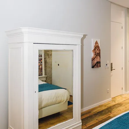 Trindade Premium & 4* Oporto