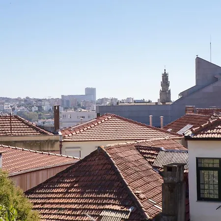 Trindade Premium & 4* Oporto