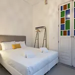 Trindade Premium & Affittacamere Oporto