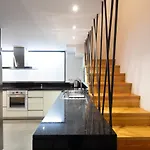 Trindade Premium & 4* Oporto