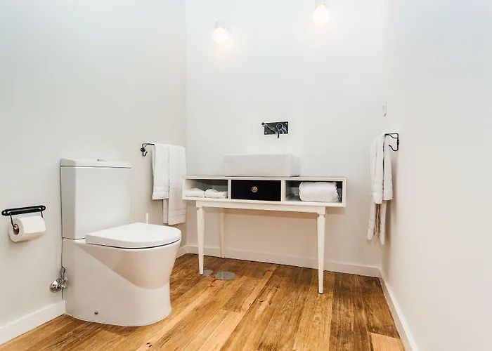 Trindade Premium & Affittacamere Oporto