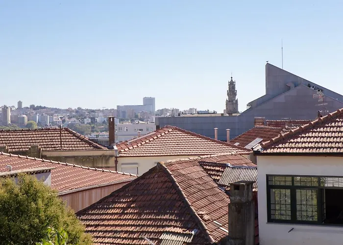 Trindade Premium & 4* Oporto