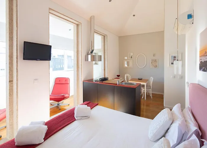 Trindade Premium & 4* Porto