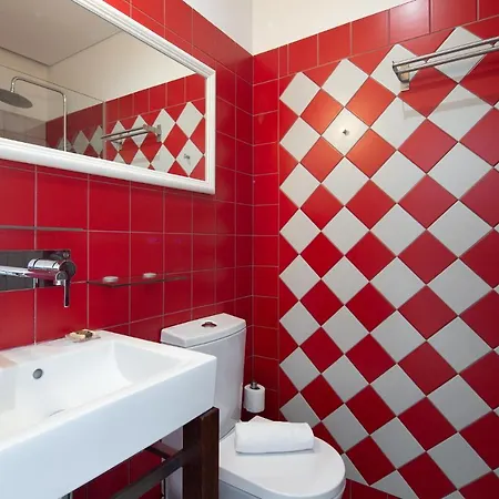 Guest house Trindade Premium Suites & Apartments 2*