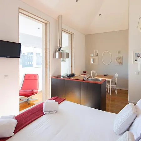 Trindade Premium & 4* Porto