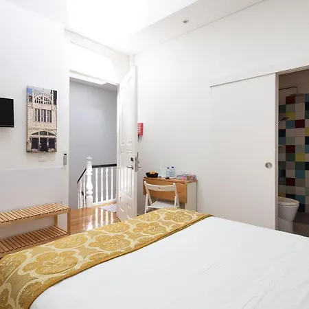 בית הארחה Trindade Premium & 4*