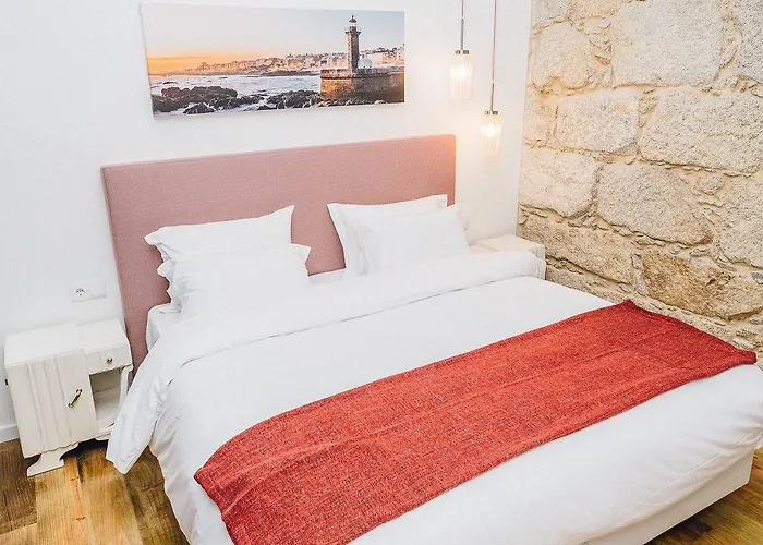 Trindade Premium & 4* Porto