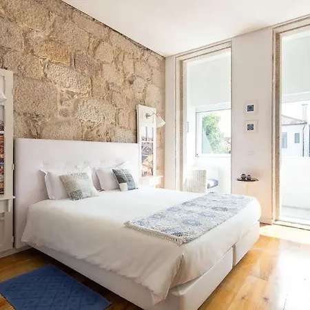 Гостевой дом Trindade Premium Suites & Apartments 4*
